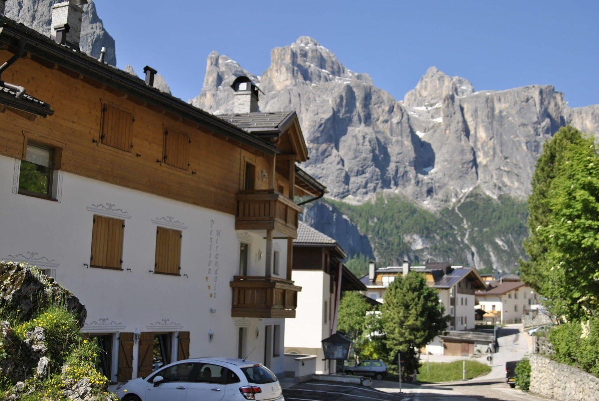 Pension Mirandola Colfosco Exterior photo